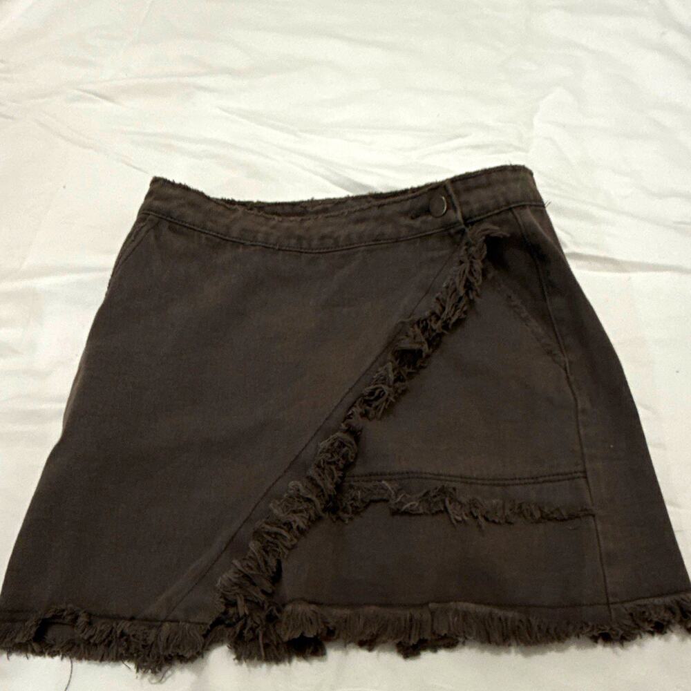 c'isa Women’s Gray Denim Solid Mini Skirt Frayed Hem Button Closure Size M